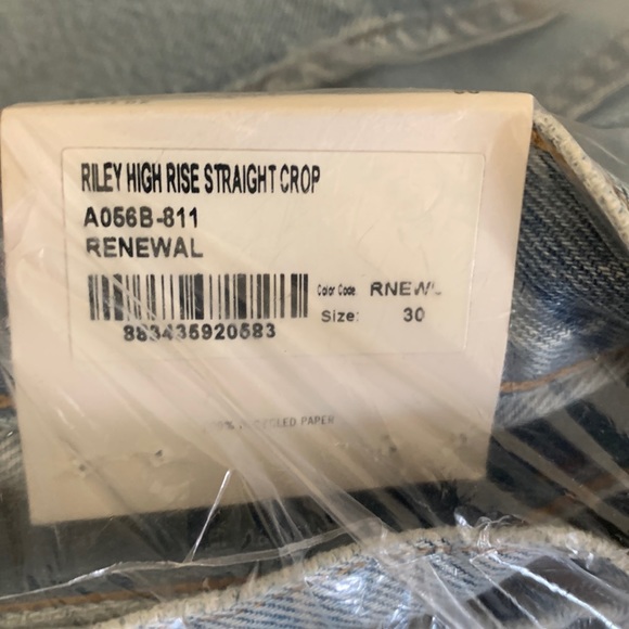 AGOLDE Riley High Rise Straight Crop in Renewal - Picture 11 of 11